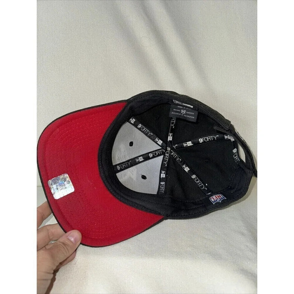 Atlanta Falcons 9forty Brand Hat Embroidered Logo Black & Red Feathers Cap - Picture 5 of 5